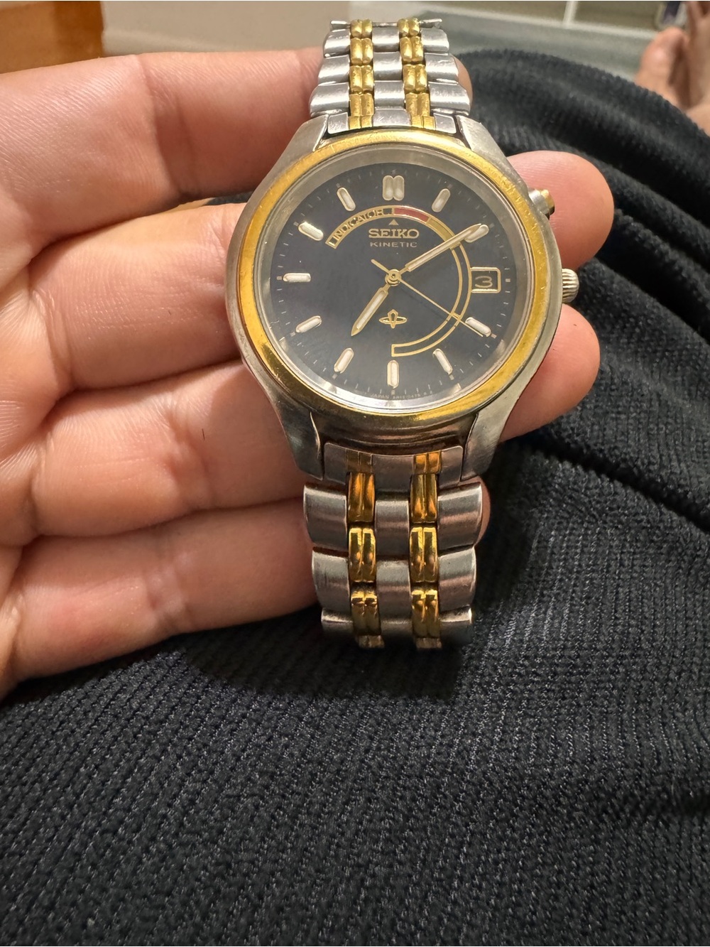 Seiko Two-Tone Gold and Silver Black Dial Kinetic Men's Watch